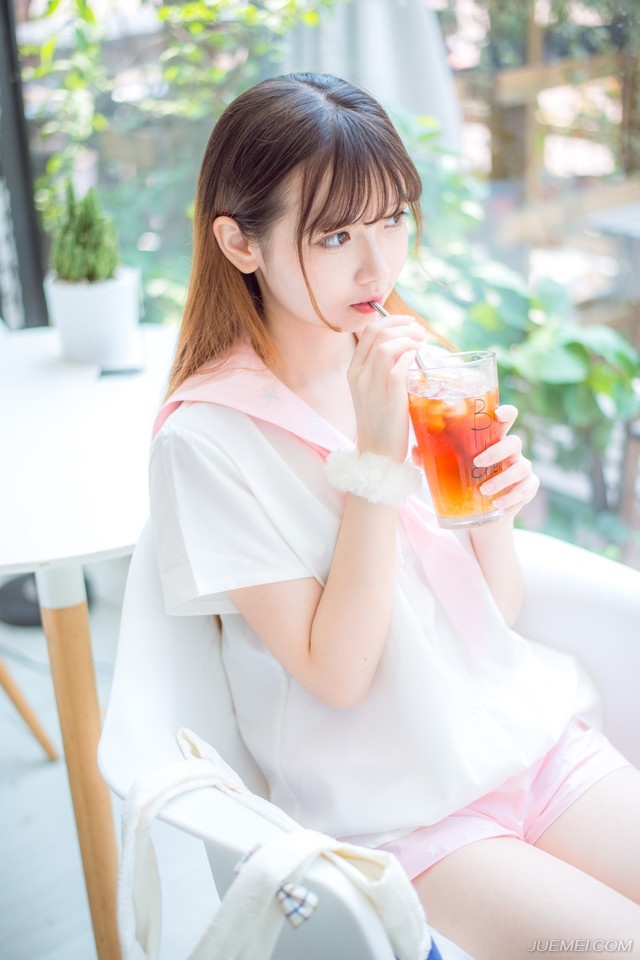 “云长没事便好，城上的情况，我已听闻，怨不得你。”刘备叹了口气，除了关羽这一支人马之外，其他攻上城墙的将士都被赶下来了，关羽上城最早，却是一直厮杀到鸣金时才撤退，足见关羽真的尽力了。